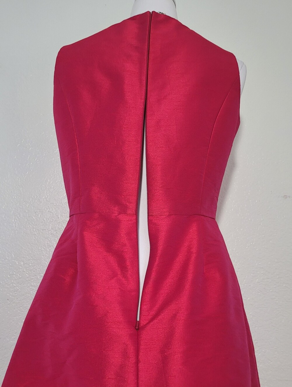 ALFRED SUNG Sangria Satin Sleveless V-Neckline Pleaded Cocktail Dress Size 12 - Picture 6 of 11